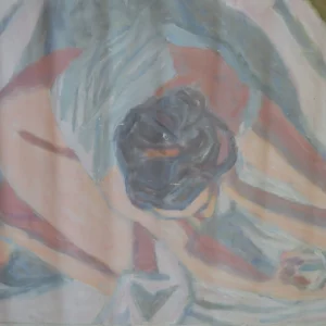 – ANNE COUCHEE TENANT UNE TASSE